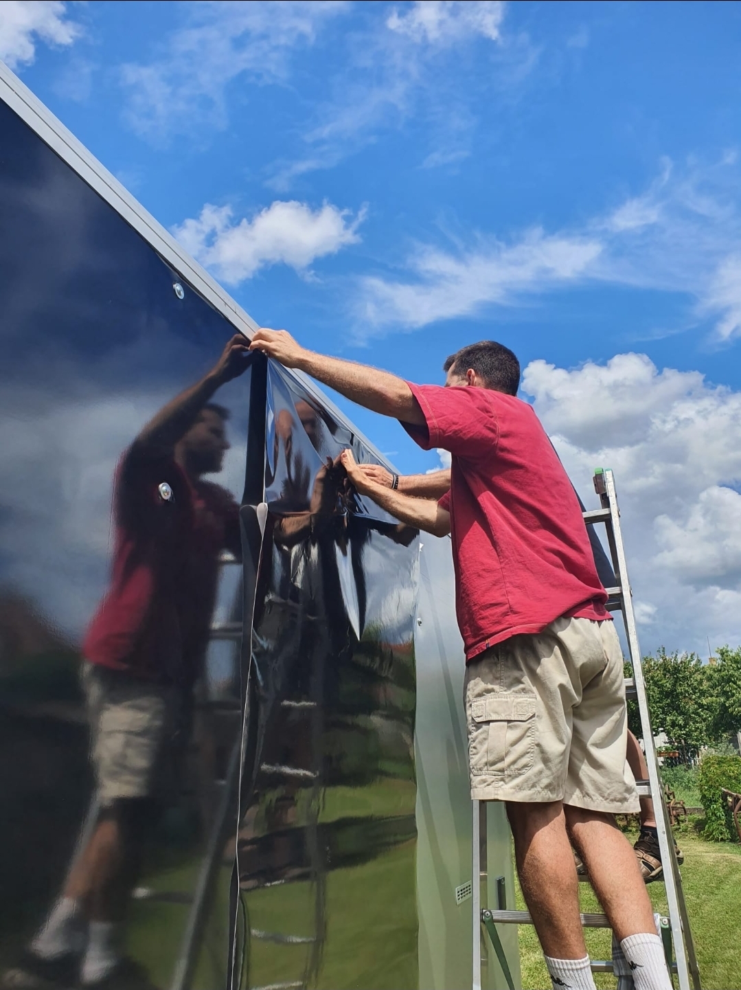 Stavba foodtrucku — polepy karoserie
